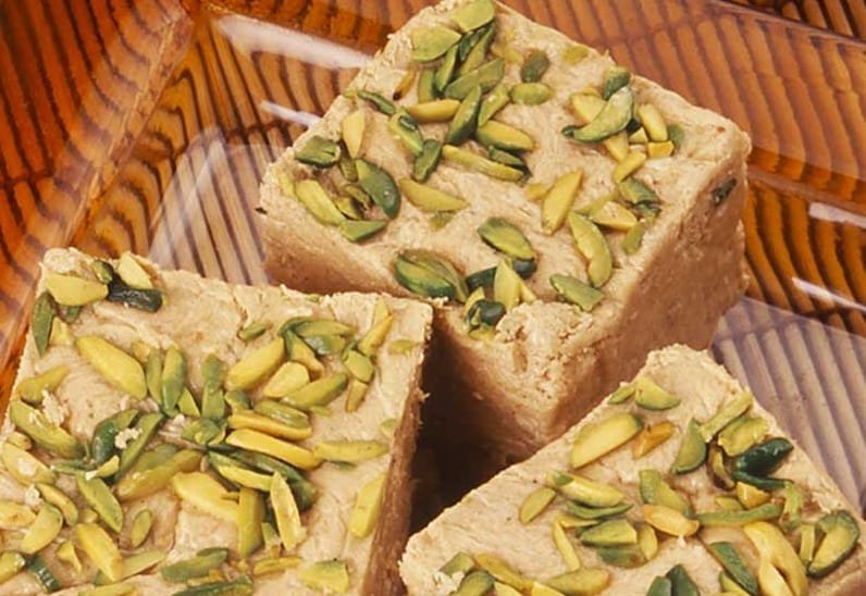 Persian Halvardeh,persian ardeh,persian halva shekari,iranian halva,iranian halvardeh,iranian pastry,iranian sweets,iranian sweets for breackfast