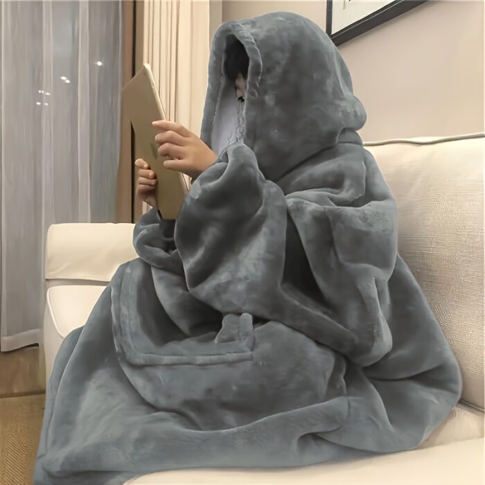 Oversized Wearable Hoodie Blanket – Double-Sided with Pockets, Cozy Gift for All Occasions - Image 5