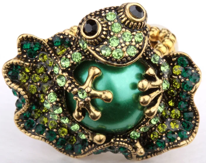 Frog Stretch Ring with Crystal Charm – Gold & Silver Adjustable Animal Jewelry