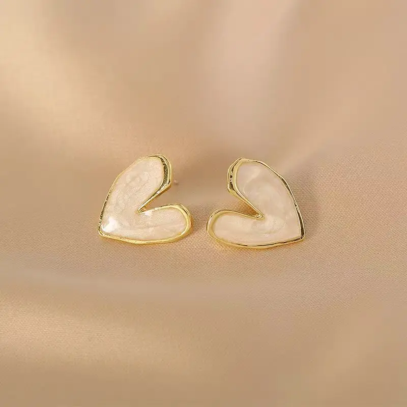 Elegant Pearl Heart Stud Earrings for Women – Ideal Valentine’s Day Gift - Image 11