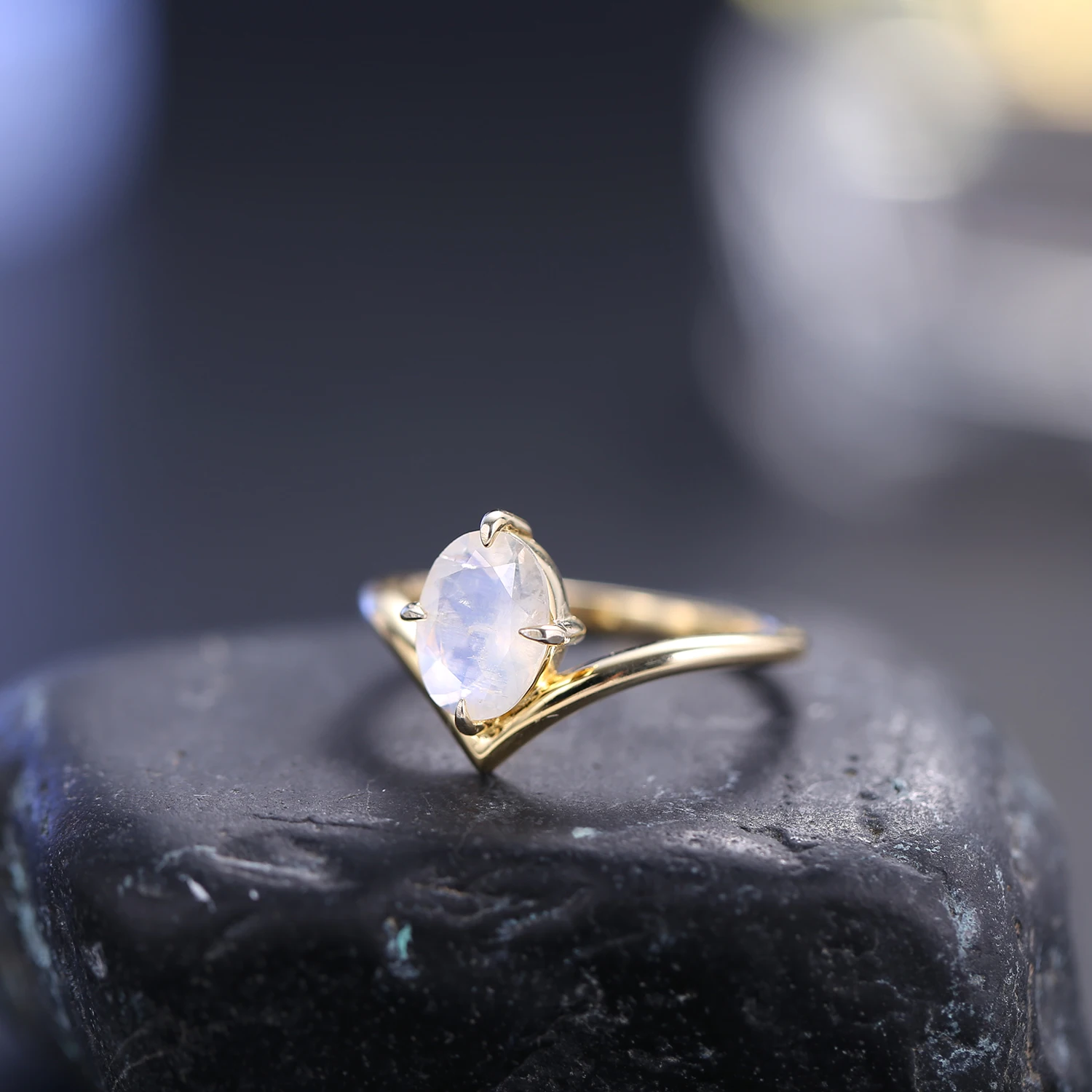 GEM'S BALLET Gold Curved Ring with Natural Milky Blue Moonstone in 925 Sterling Silver - Image 3
